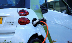 Pożar samochodowca przewożącego elektryki