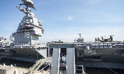 Czy Amerykanie sabotują własny lotniskowiec?