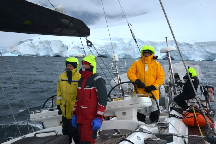 [t][/t] [s]Fot. Wyprawa Antarctic Circle 60 S.pl[/s]